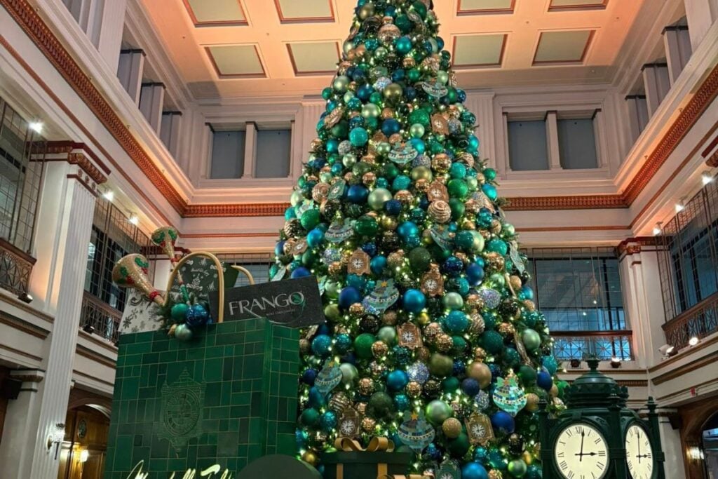 tThe Great Tree suspended from ceiling at Marshall Field's Walnut Room Macy's Chicago