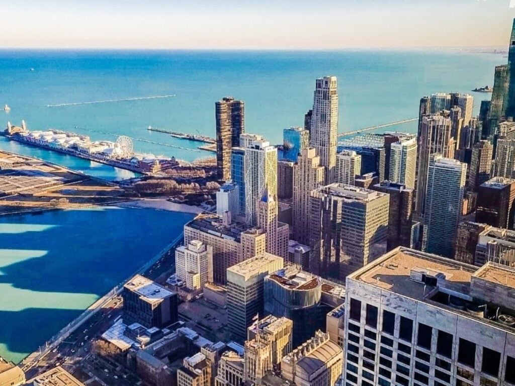 view of lake Michigan in Chicago from Chicago 360
