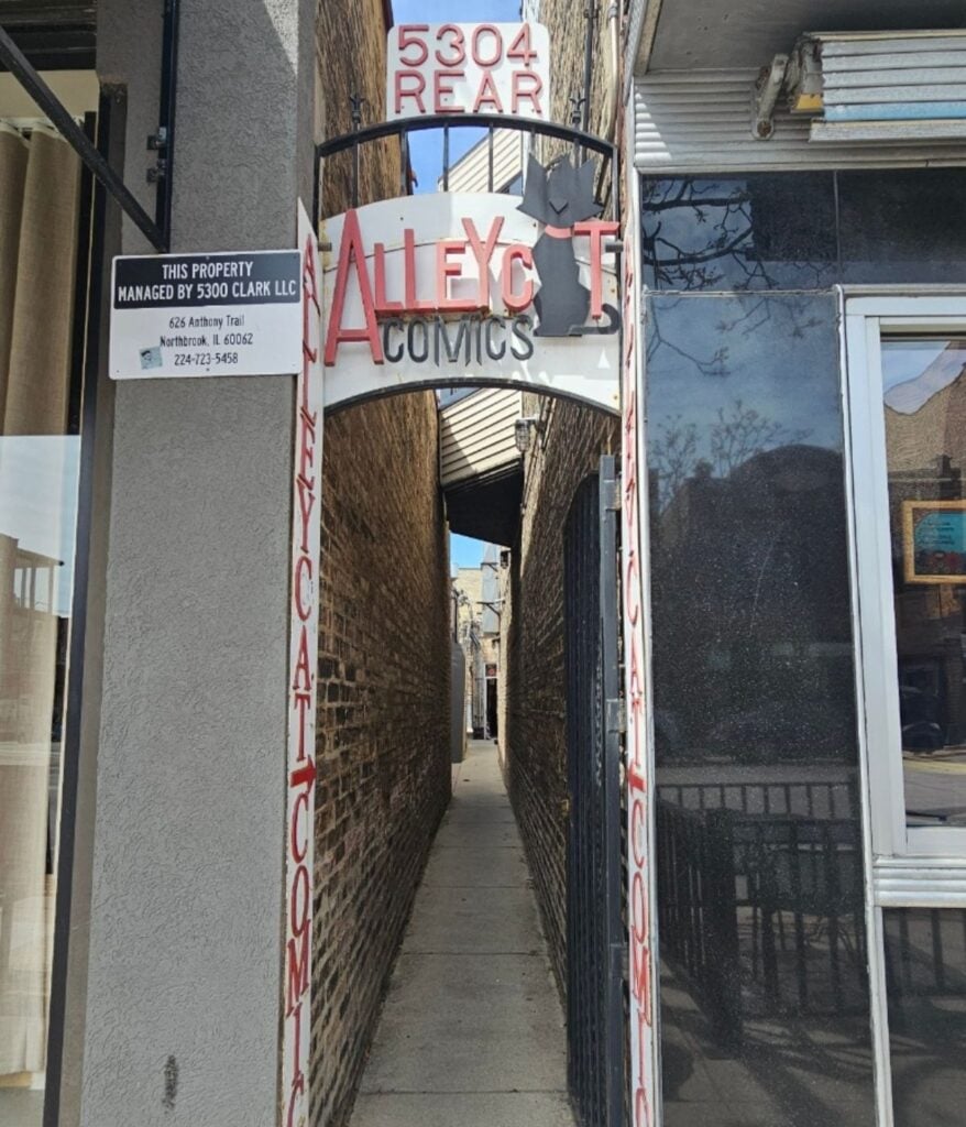 comic book alley in andersonville chicago