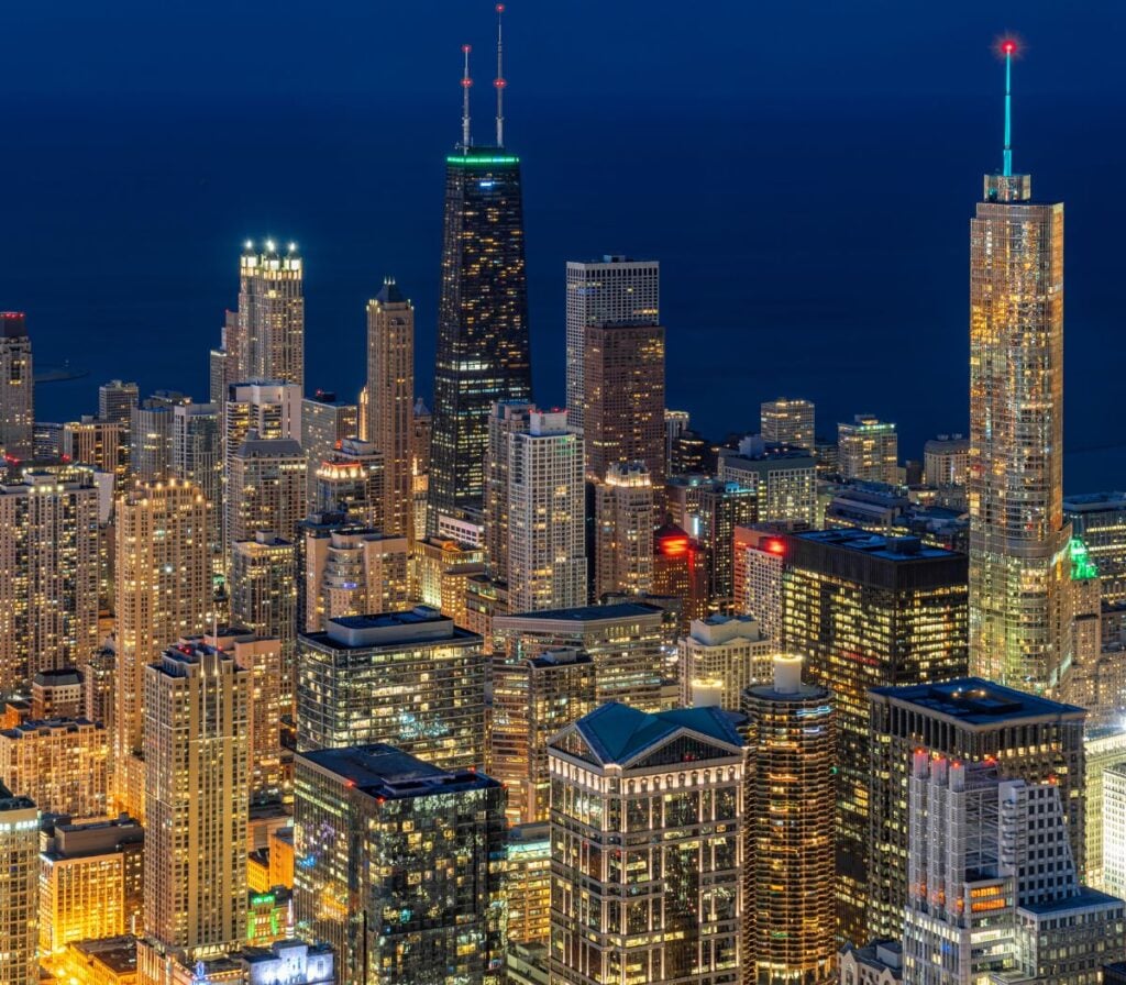 city of chicago skyline at night