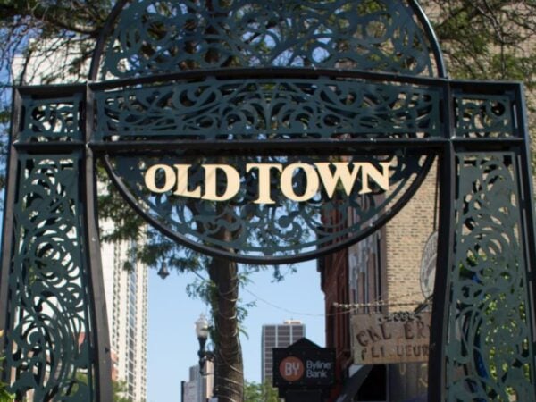 Old Town Chicago sign
